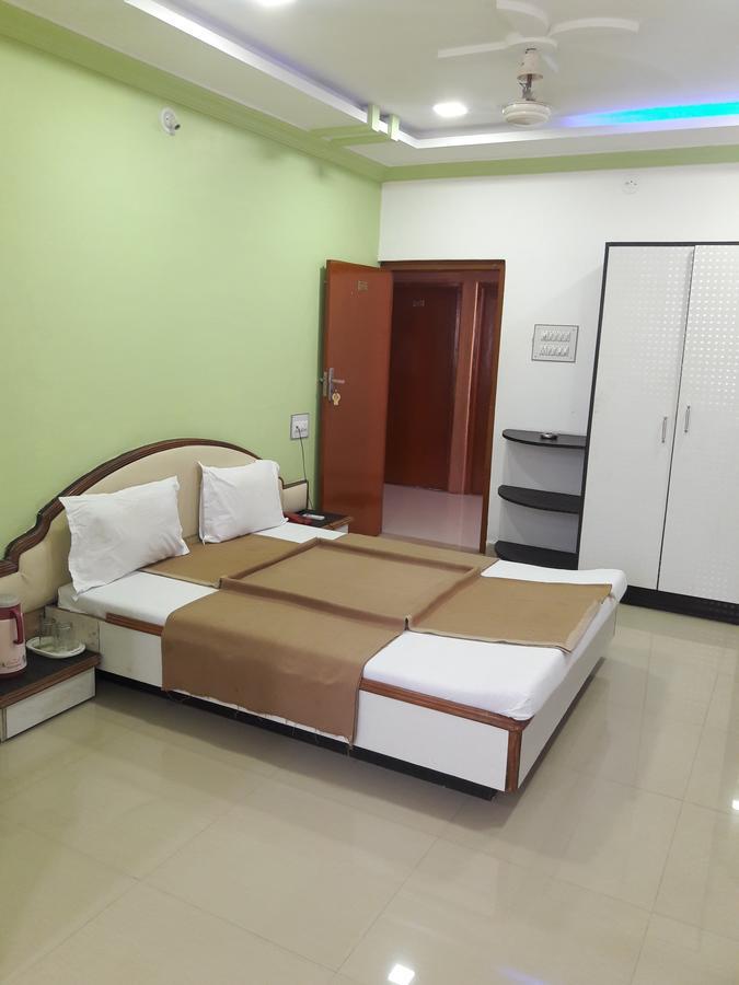Hotel Sahara Palace Bhuj Eksteriør billede