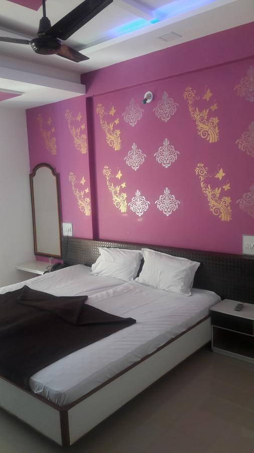 Hotel Sahara Palace Bhuj Eksteriør billede