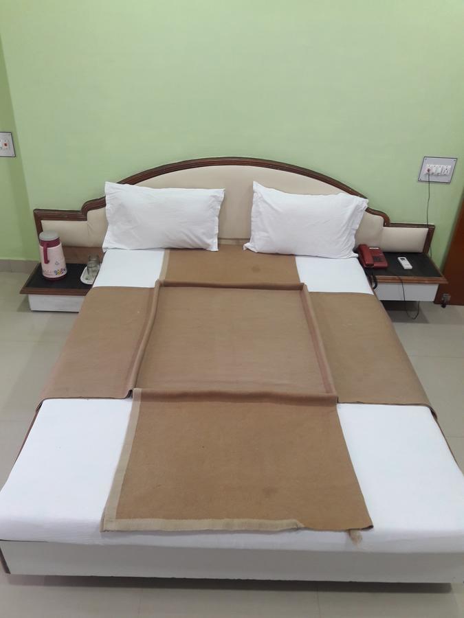 Hotel Sahara Palace Bhuj Eksteriør billede