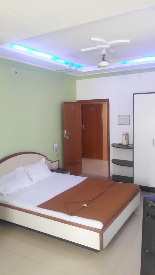 Hotel Sahara Palace Bhuj Eksteriør billede